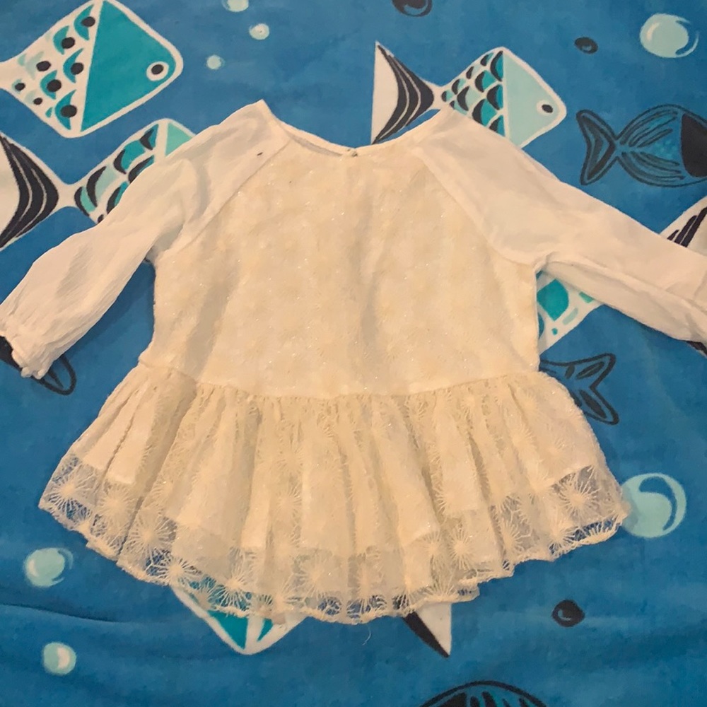 Oshkosh b’gosh  snowflake top size 5T